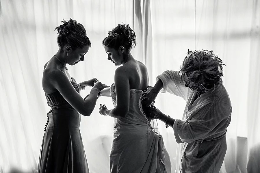 Bride Getting Ready Moments: The Beauty Before the Wedding